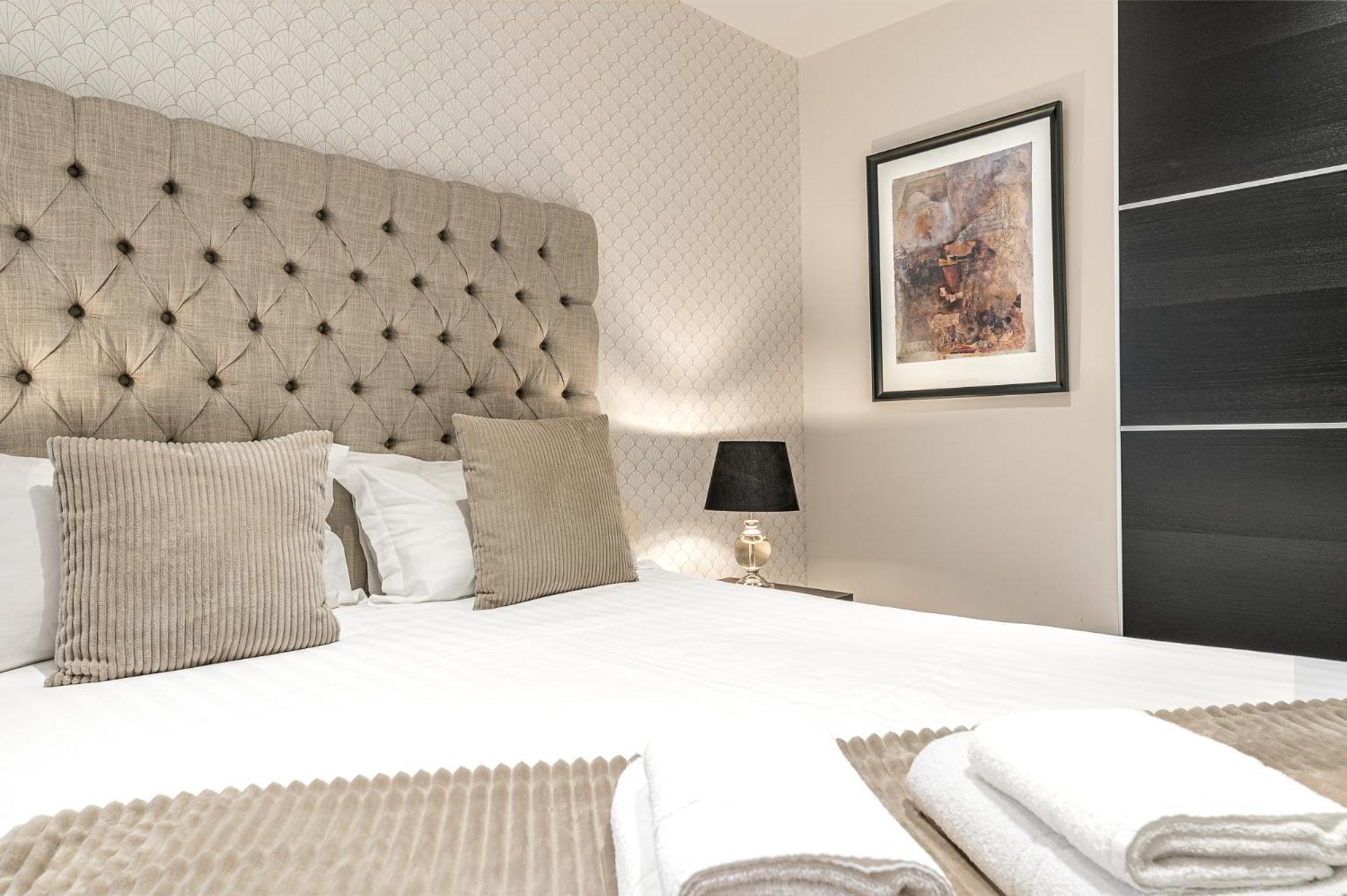 Abbey Apartments Modern Aparthotel For Tourists & Professionals Barrow-in-Furness Exterior photo