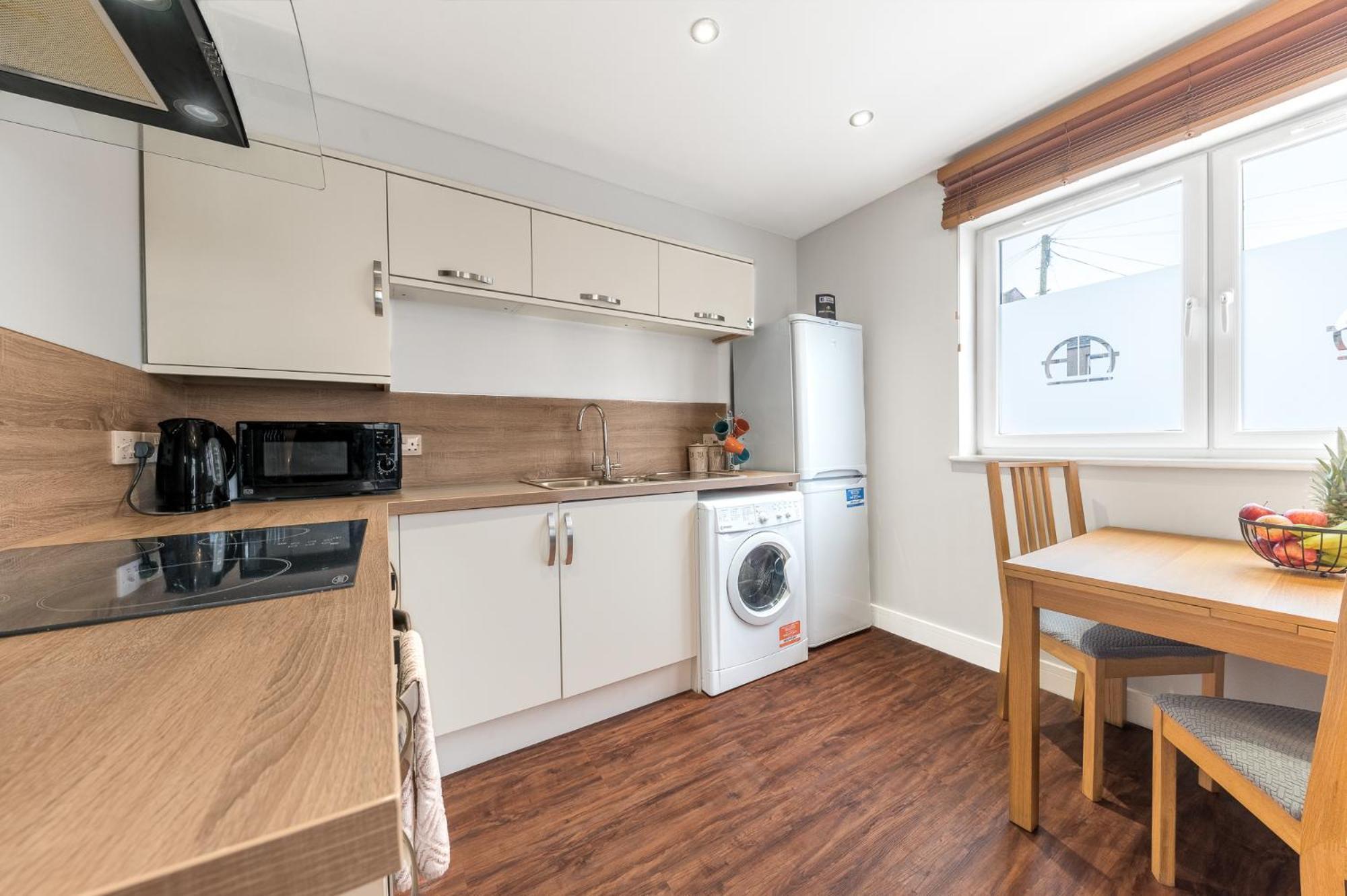 Abbey Apartments Modern Aparthotel For Tourists & Professionals Barrow-in-Furness Room photo